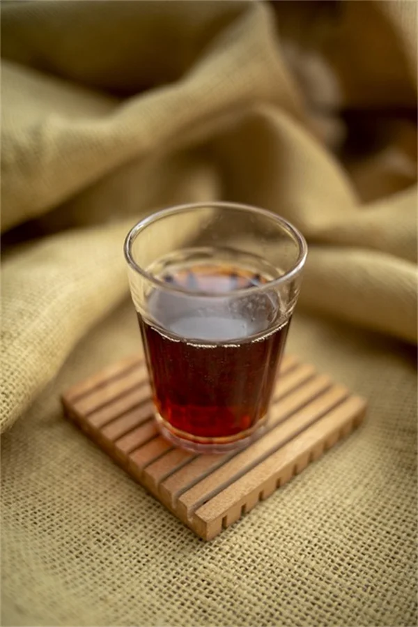 Red Wine Headaches? New Study Reveals Quercetin May Be the Culprit